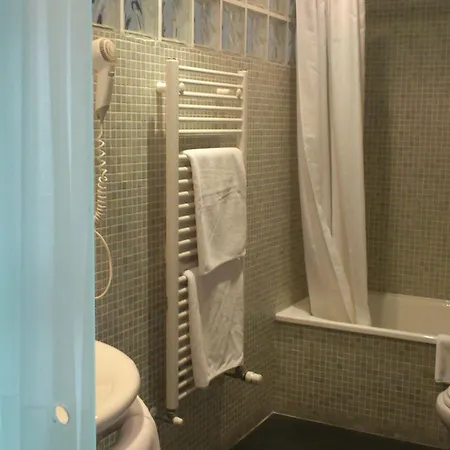 Otel La Plaza Ii Luanco