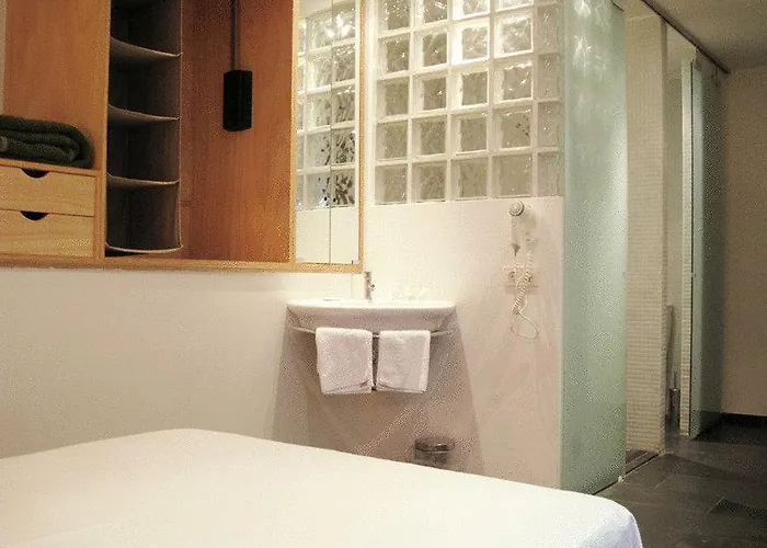 La Plaza Ii Hotel 3*